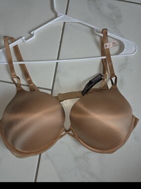 Victoria Secreta- Bombshell- Nude Smooth (Adds 2 Cup Size) Push Up Bra- Size 38C